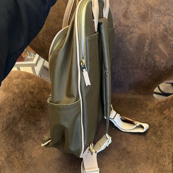 INDIA HICKS BACKPACK JETPACK LAPTOP BAG WORK TRAVEL OLIVE GREEN CARRYALL NWOT - Picture 10 of 17